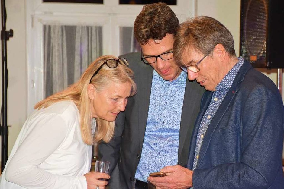 Es war ein Treffen von alten Bekannten: Der Auftaktabend zu den Feierlichkeiten des 50-jährigen Bestehens der Realschule Titisee-Neustadt im Thomasheim war laut und fröhlich, besinnlich und informativ, voller Dankbarkeit und Stolz. (Foto: Thomas Biniossek) Es war ein Treffen von alten Bekannten: Der Auftaktabend zu den Feierlichkeiten des 50-jährigen Bestehens der Realschule Titisee-Neustadt im Thomasheim war laut und fröhlich, besinnlich und informativ, voller Dankbarkeit und Stolz. (Foto: Thomas Biniossek)