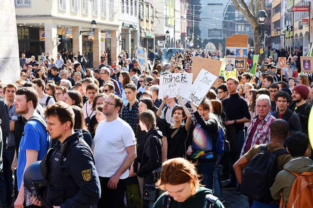 Demonstration in Freiburg gegen die geplante Urheberrechtsreform der EU  | Foto: Rita Eggstein