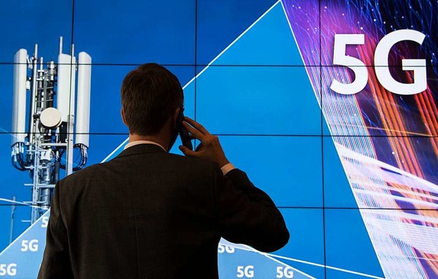 Der Mobilfunkstandard 5G verheit blit... Smart Factoring und Autonomes Fahren.  | Foto: fotos: dpa