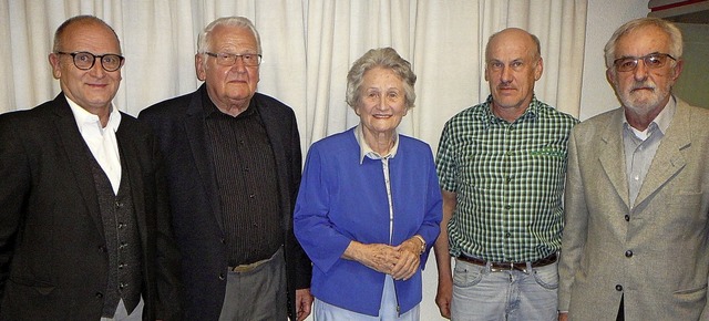 Vorsitzender Bernhard Wiesler (rechts)...em neuen  Naturwart Gerhard Schneider.  | Foto: Mck