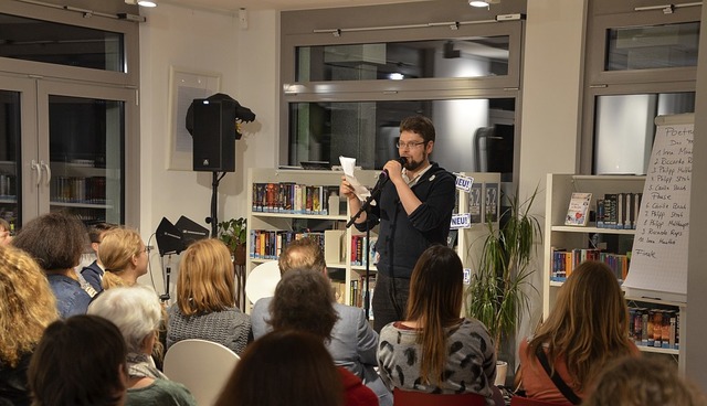 Philipp Stroh und vier weitere Poetry-...dichteten um die Gunst des Publikums.   | Foto: Michael Maier