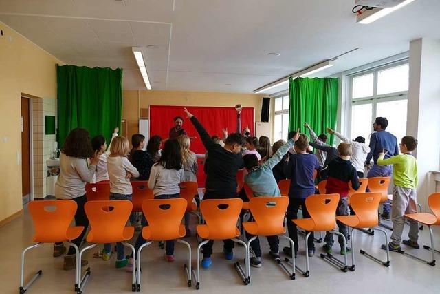 Kinder singen in Rheinfelden gegen sexuelle Gewalt