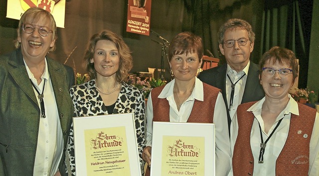 Spielring-Vorsitzende Ingrid Deutschk...0 Jahre Vorstandsarbeit:) (von links).  | Foto: DEcoux-KOne