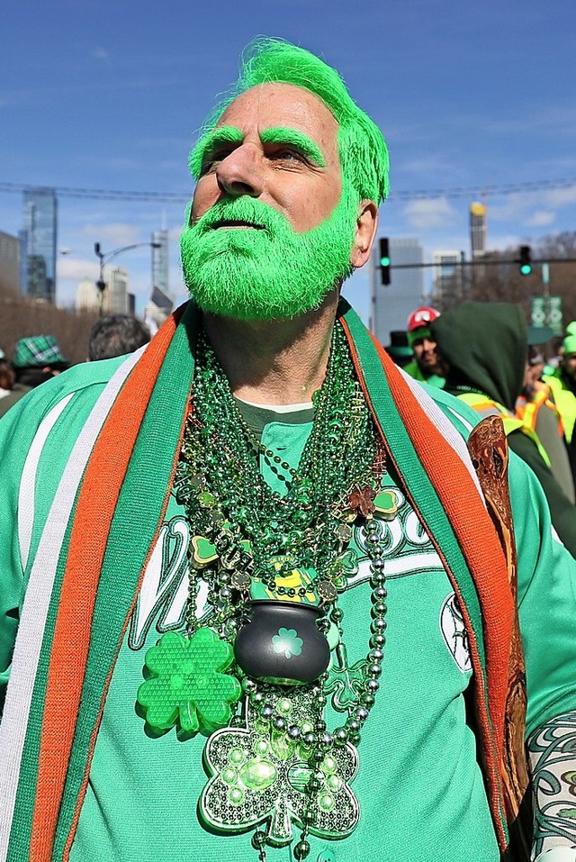 Die Liebe geht durch den Bart: Ein Irl...zum  St. Patrick&#39;s Day in den USA.  | Foto: dpa