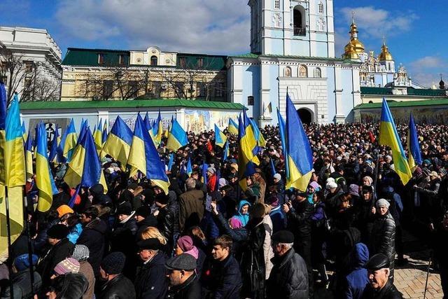 Der Amtsinhaber, die Populistin und der Clown: Wahl in der Ukraine