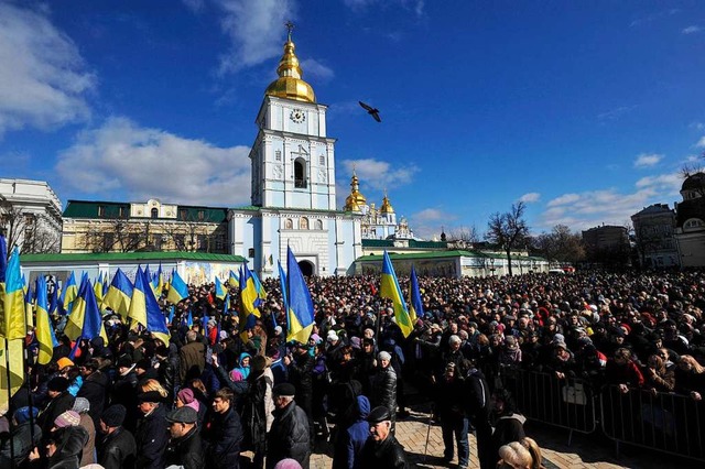 Wahlkampf in der ukrainischen Hauptsta...versammeln sich Anhnger Poroschenkos.  | Foto: Sergei Chuzavkov