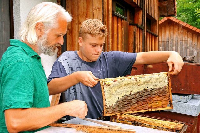 Der Imkerverein Simonswald untersttzt...er Gutacher Grund- und Werkrealschule.  | Foto: Horst Dauenhauer