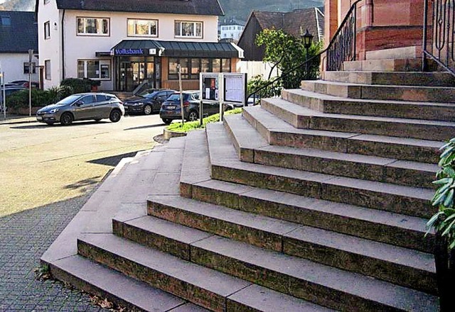 Der Treppenaufgang soll knftig zweige...und um die Kirche  entschrft werden.   | Foto: stadt lahr