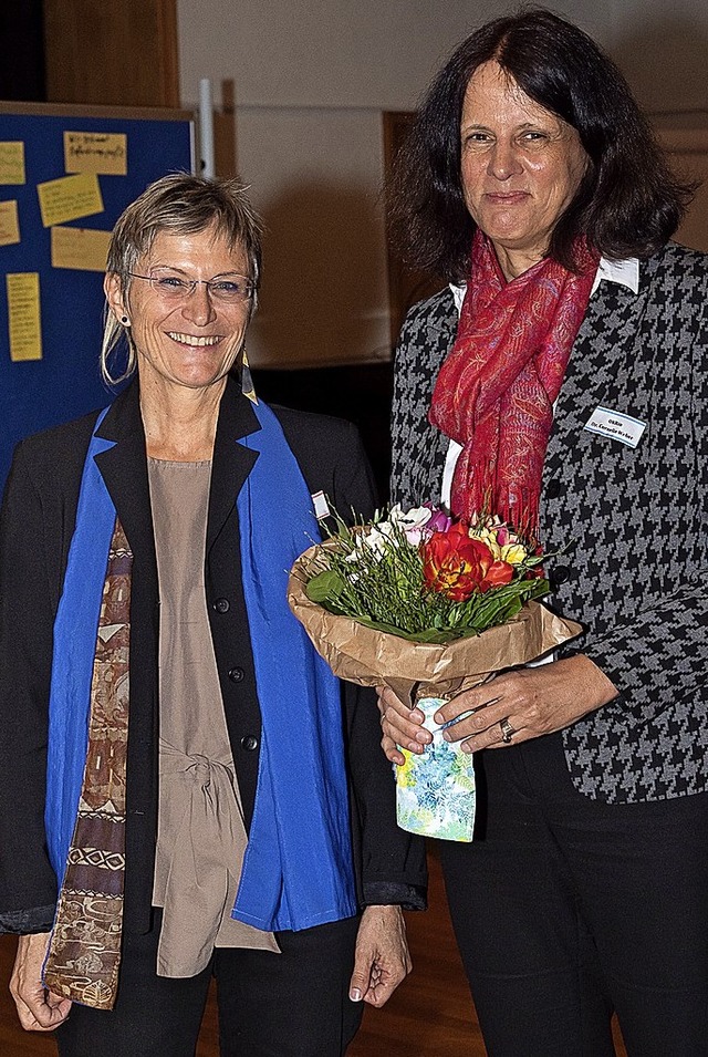 Dekanin Brbel Schfer (l.) mit Cornelia Weber   | Foto: Zacheus-Hufeisen