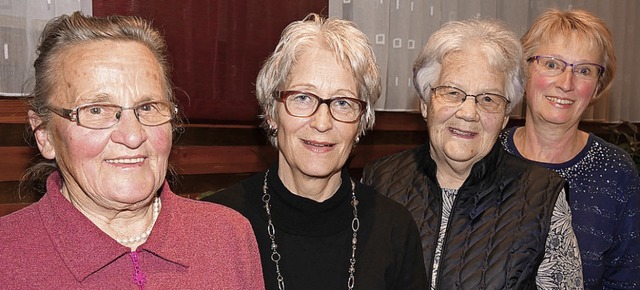 Sie sind seit 25 Jahren Kneippianer (v...ser, Klara Held und Maria Furtwngler.  | Foto: Eva Korinth