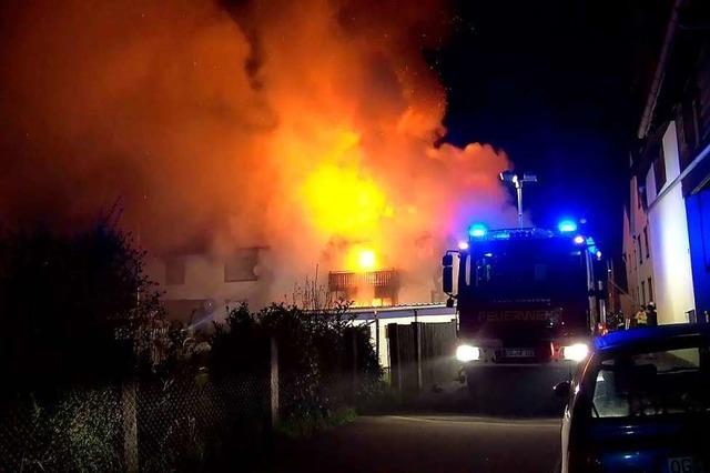 Dreifamilienhaus in Neuried abgebrannt – zwei Verletzte