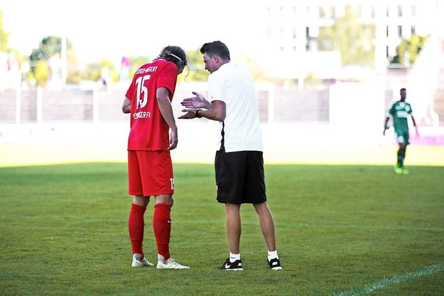 Florian Kneuker (rechts) soll den OFV in die Oberliga fhren.  | Foto: Alexandra Buss