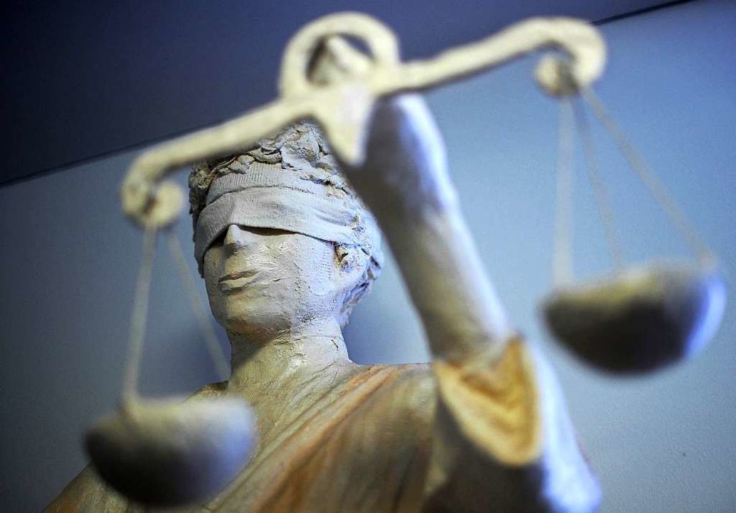 Die Verwaltungsgerichte haben mit sehr vielen Asylklagen zu tun. (Symbolbild)  | Foto: dpa