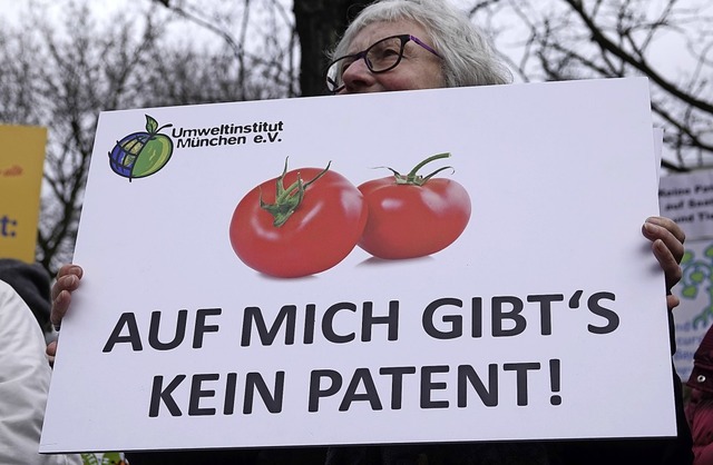 Protest gegen Patente auf Lebensmittel...dem Europischen Patentamt in Mnchen   | Foto: dpa