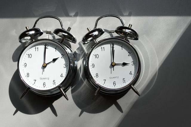 Welche Fakten stecken hinter den Vor- und Nachteilen der Zeitumstellung?