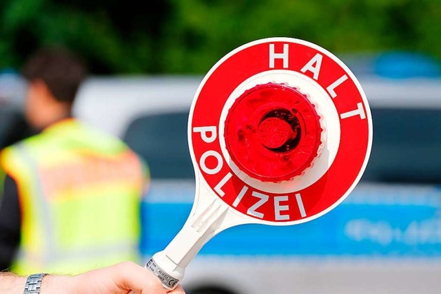 Die Polizei stoppte bei Kontrollen auf... 1,57 Promille im 40-Tonner unterwegs.  | Foto: Sebastian Willnow