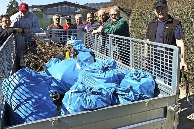 Angler finden weniger Müll am Fluss