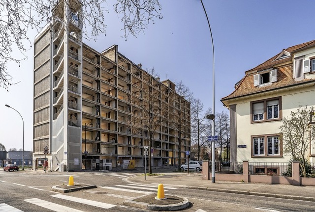 Dieser historische Nachkriegsbau in de... entkernt, um luxussaniert zu werden.   | Foto: teli