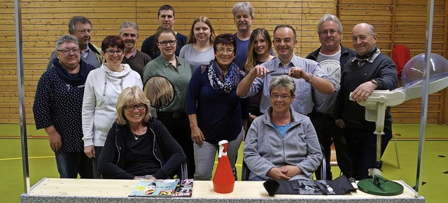 In der Wallbacher Flerhalle probt da...aiendarsteller fr sein Theaterstck.   | Foto: Sara Ghring