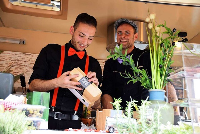 Die BZ-Foodtruck-Meile bietet kulinarische Vielfalt an der Schtzenstrae.  | Foto: Hildegard Siebold