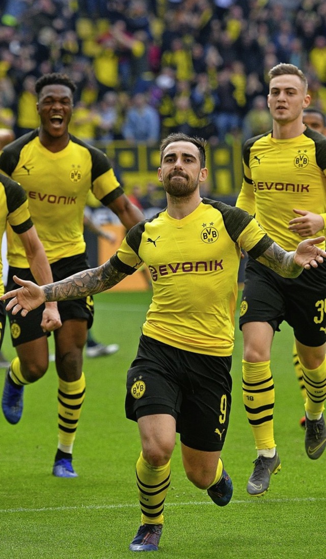 Dortmunder Matchwinner: Paco Alccer.   | Foto:  DPA