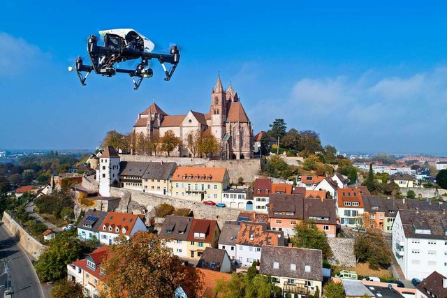 Testflge der Drohnen ber der Mnster...adtverwaltung berzeugende Ergebnisse.  | Foto: Matthias Weniger