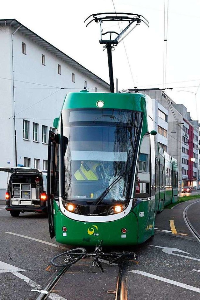 Ein Fahrradfahrer wurde am Montagmorge...dingerstrae in Basel schwer verletzt.  | Foto: Kantonspolizei Basel-Stadt