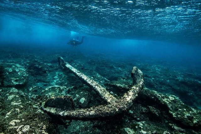 Ein alter Anker des havarierten Schiffs St. Gran (1714) vor Mauritius.  | Foto: Dr.FLORIAN HUBER