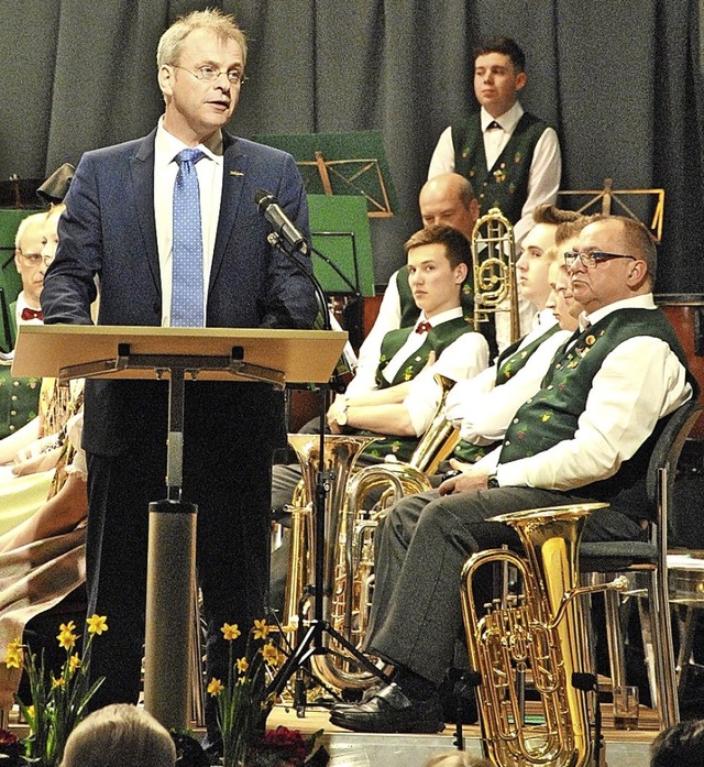 Pfaffenweilers Brgermeister Dieter Hahn hielt die Festrede.  | Foto: Ralph Fautz