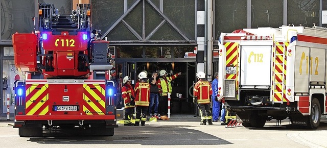 Die Feuerwehr musste die Rume einer Shishabar entrauchen.   | Foto: Frey