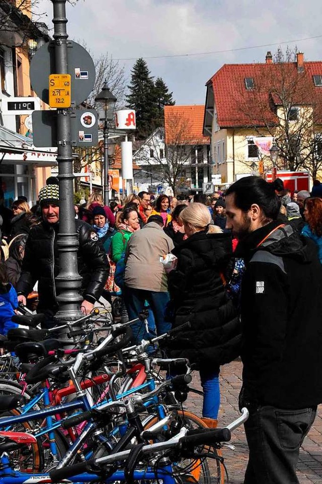 Am verkaufsoffenen Sonntag sind in Kir...hrradmarkt fr Jedermann (Archivbild).  | Foto: Markus Donner