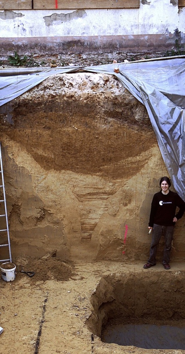 Dieser Spitzgraben, der 2005 am Rand d...Annherungshindernis gesichert haben.   | Foto: og
