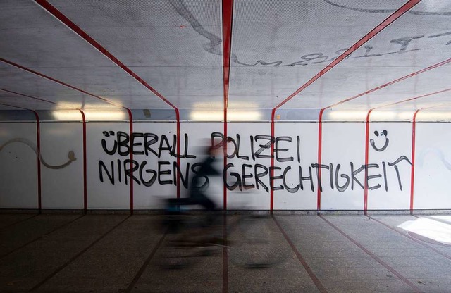 Viele Sprayer haben eine politische Bo...chen illegale Graffitis dennoch nicht.  | Foto: dpa