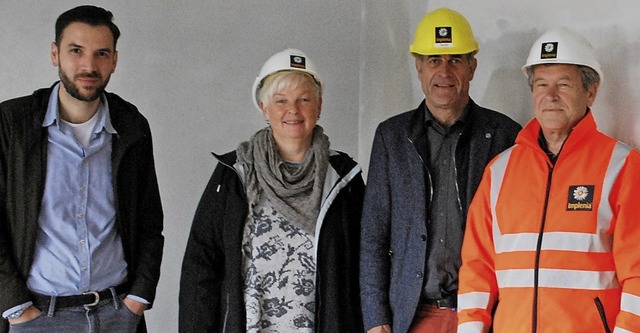 Philipp Bohner (von links), Heidi Gls...er Besichtigung des neuen Wohnprojekts  | Foto: Thomas Loisl Mink
