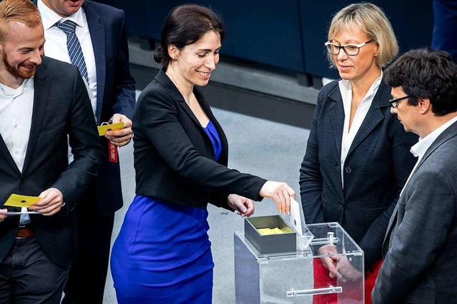 Mariana Harder-Khnel bei der Wahl  | Foto: dpa