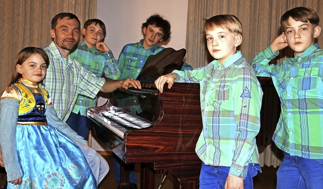 Josef Kraft und seine Kinder erfahren ...ngen am 2. Mrz restlos niederbrannte.  | Foto: Martha Weishaar