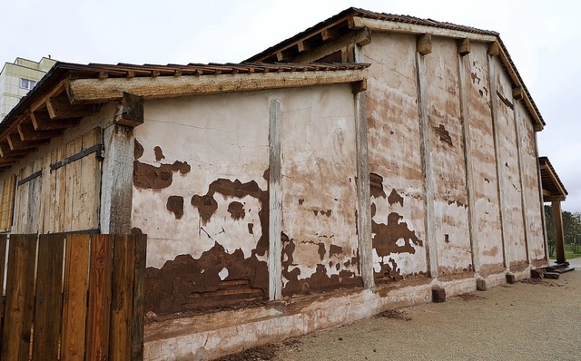 Die Fassade wurde teils mutwillig beschädigt. | Foto: C. Breithaupt Die Fassade wurde teils mutwillig beschädigt. | Foto: C. Breithaupt