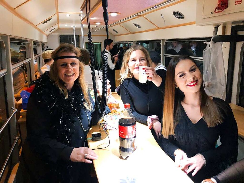 Prost zusammen! (v.l. Frau Bertelsmann, Kim und Selina)  | Foto: Nicolas D.