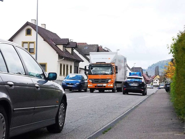 Tag fr Tag qulen sich Tausende von Fahrzeugen durch Kuhbach und Reichenbach.  | Foto: Susanne Gilg