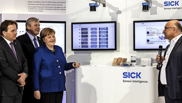 Wie Sick-Sensoren dank &#8222;Deep Lea...k AG (rechts) bei der Hannover-Messe.   | Foto:  Sick AG