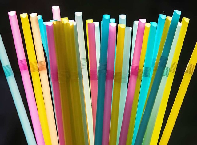 Was fr Alternativen zum Plastikstrohhalm gibt es?  | Foto: dpa