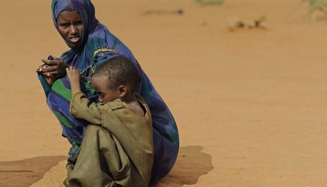 &#8222;Wenn heute ein Kind den Hungert...ng&#8220; des  Kapitalismus zerstren.  | Foto: Fotos: Dpa