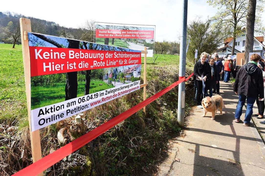 Rote Linie: &#8222;Bis hierher und nic... Brgerinitiative und der Brgerverein  | Foto: Rita Eggstein