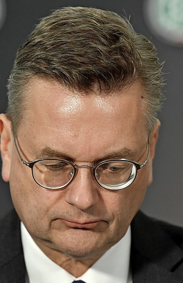 Verdacht auf Veruntreuung: Reinhard Grindel.   | Foto:  DPA