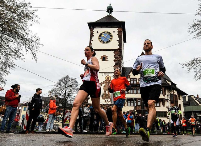 Freiburg-Marathon vor dem Schwabentor  | Foto: Patrick Seeger