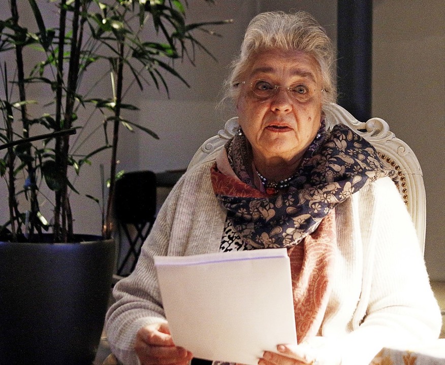 Karin Jckel machte den Anfang der Autorenlesungen.   | Foto: Heidi Fssel