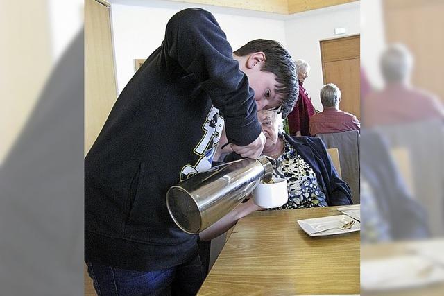 Firmlinge sorgen beim Frhlingskaffee fr volle Tassen