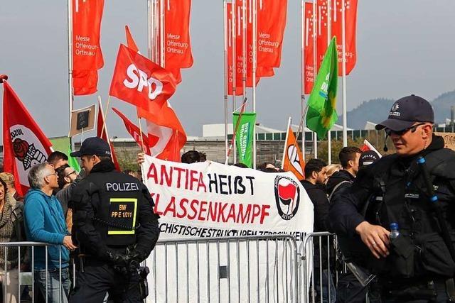 Bis zu 500 Demonstranten gegen AfD in Offenburg – Ralf zkara ausgebuht