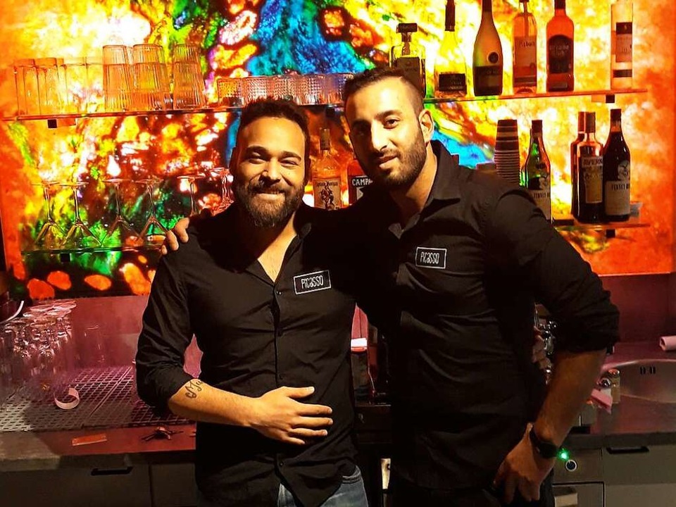 Barkeeper Bobby (links) und Geschftsfhrer Baris Demir  | Foto: Andreas Meinzer