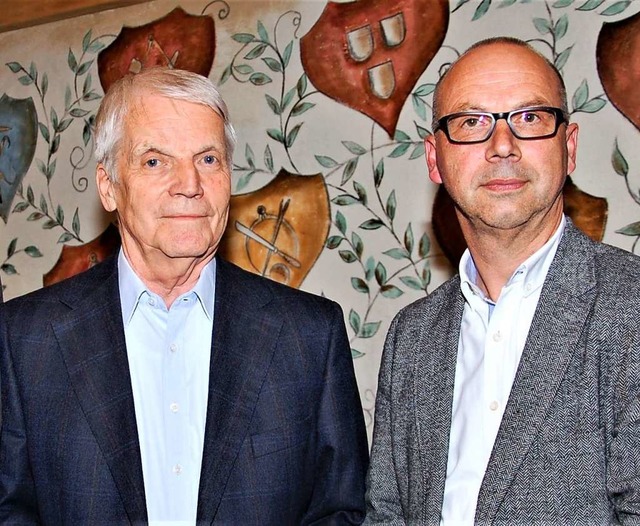 Der wiedergewhlte Vorsitzende Mark Ri...(links) fr 50-jhrige Mitgliedschaft.  | Foto: Wolfgang Beck